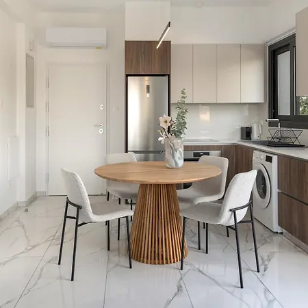 Phaedrus Living Opalia Residences Ruby Apartment *